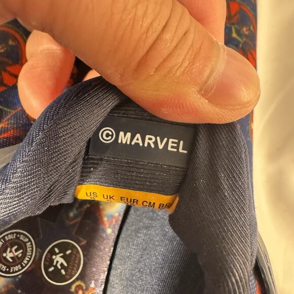 Captain Marvel Skechers Women’s 8 Slip Resistant Slip-On Relaxed Fit - Picture 9 of 10